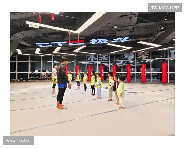 国际搏击最新赛事直播_国际搏击操教学视频